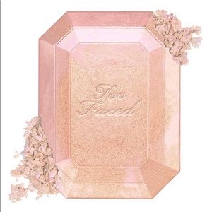 Too Faced Diamond Light Highlighter